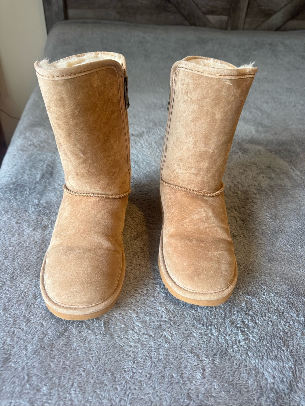 Lamo Chestnut Suede Women's Winter Boots - Cozy Faux Fur Lining